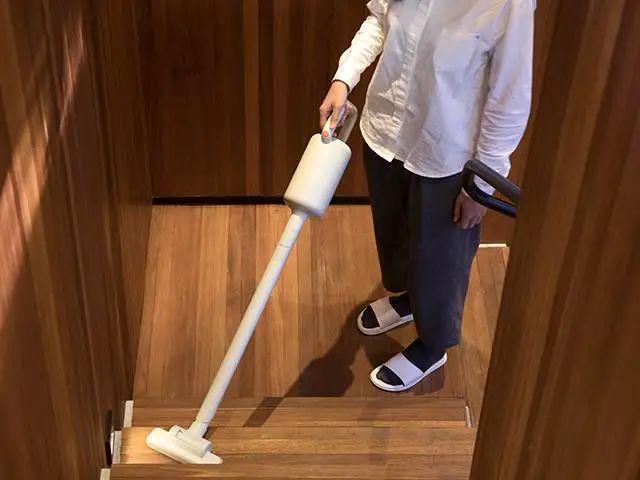 日本±0新款吸尘器国际设计大神出品超轻、吸力强哪都能吸！(图2)