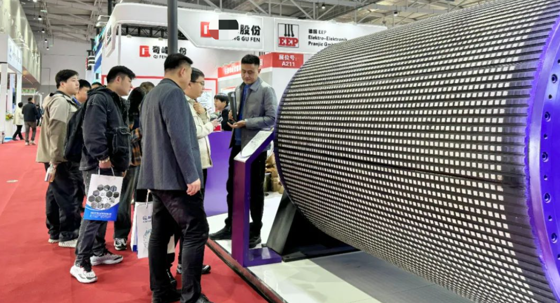 全球首台2000kW10kV高压大功率永磁直驱电机亮相西安煤炭展(图2)